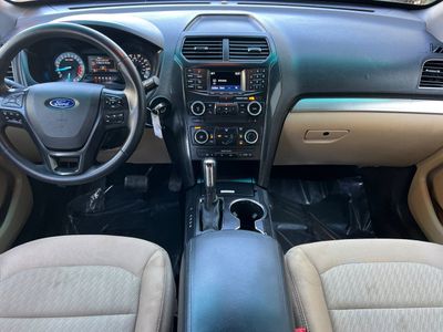 2017 Ford Explorer - Photo 3