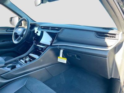 2026 Jeep Grand Cherokee — photo 24 view