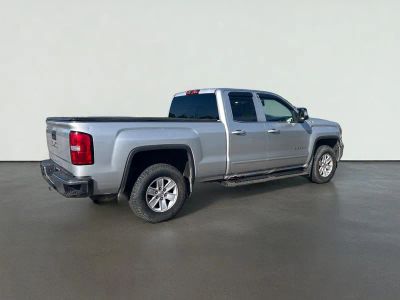 2015 GMC Sierra 1500 — rear three-quarter view