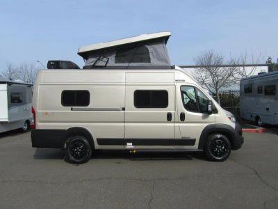 2026 Winnebago SOLIS - Photo 13