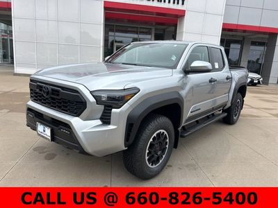2025 Toyota Tacoma - Photo 2