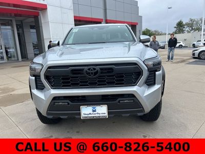 2025 Toyota Tacoma - Photo 3