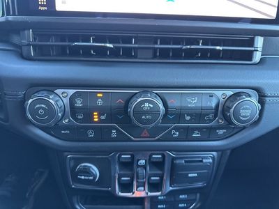 2026 Jeep Wrangler - Photo 15