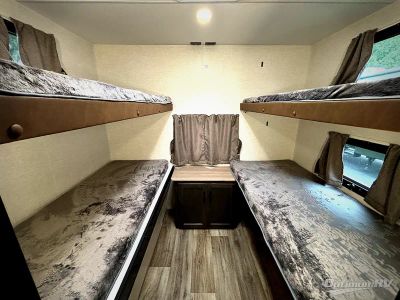 2026 Venture RV SportTrek Touring Edition — photo 22 view