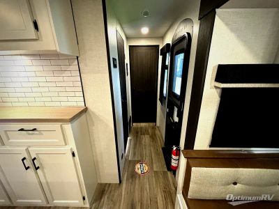2026 Venture RV SportTrek Touring Edition — photo 7 view