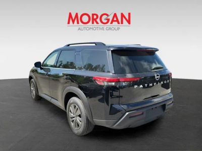 2025 Nissan Pathfinder — rear three-quarter view