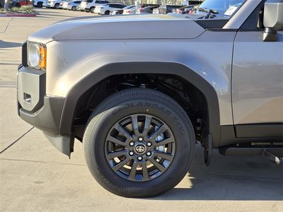 2026 Toyota Land Cruiser - Photo 6