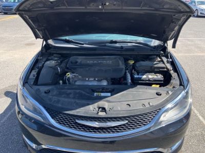2017 Chrysler 200 - Photo 5