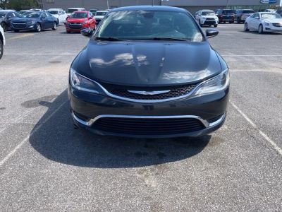 2017 Chrysler 200 - Photo 1
