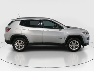 2024 Jeep Compass — photo 8 view