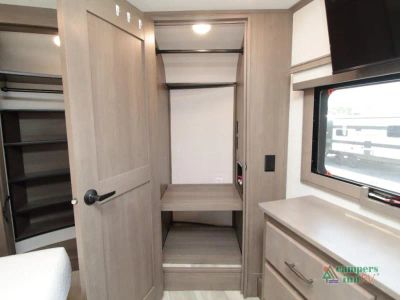 2023 Grand Design Solitude — photo 40 view