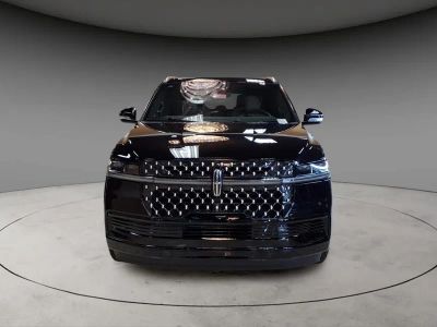 2026 Lincoln Navigator — side profile view