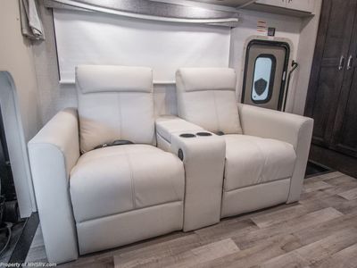 2026 Thor Motor Coach Pasadena - Photo 9