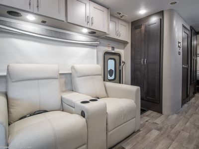 2026 Thor Motor Coach Pasadena - Photo 8