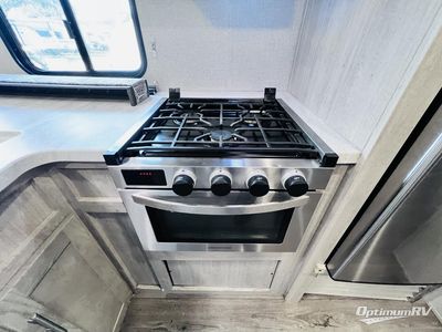 2023 Coachmen Catalina - Photo 12