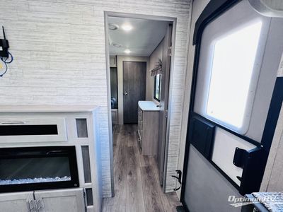 2023 Coachmen Catalina - Photo 21