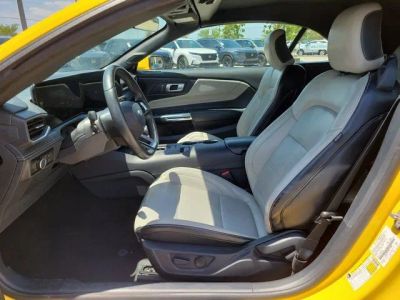 2024 Ford Mustang — photo 13 view