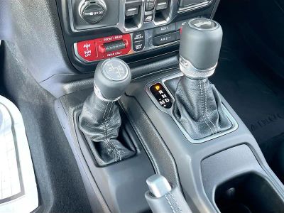 2026 Jeep Wrangler — photo 17 view