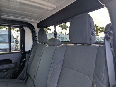 2026 Jeep Gladiator — photo 7 view