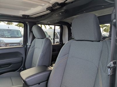 2026 Jeep Gladiator — photo 12 view