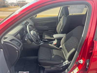 2025 Mitsubishi Outlander Sport — photo 9 view