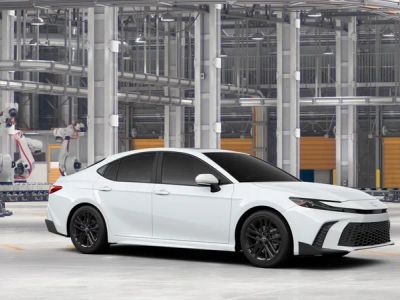 2026 Toyota Camry - Photo 16