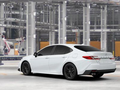 2026 Toyota Camry - Photo 8