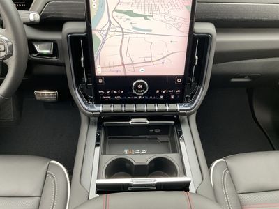 2026 GMC Yukon XL - Photo 13
