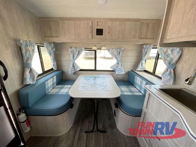 2025 Gulf Stream RV Vintage Yellowstone - Photo 18
