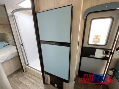 2025 Gulf Stream RV Vintage Yellowstone - Photo 16