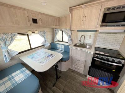 2025 Gulf Stream RV Vintage Yellowstone - Photo 11