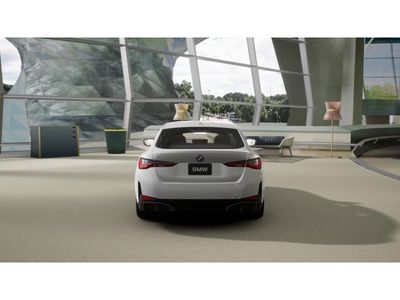 2026 BMW i4 - Photo 5