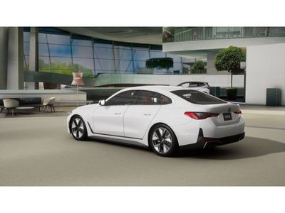 2026 BMW i4 - Photo 2