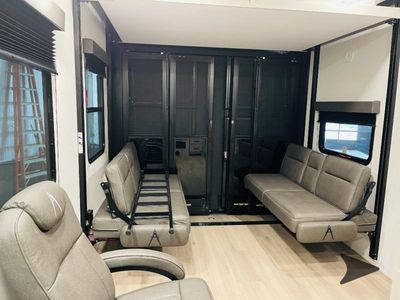 2026 Grand Design Momentum G-Class - Photo 9