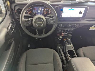 2026 Jeep Gladiator — photo 13 view