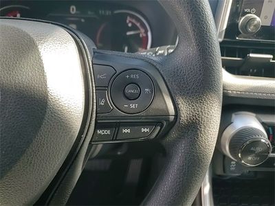 2025 Toyota RAV4 - Photo 15
