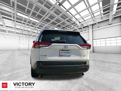 2025 Toyota RAV4 - Photo 4