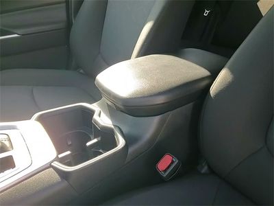2025 Toyota RAV4 - Photo 19