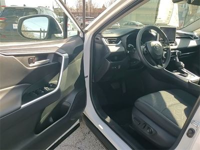 2025 Toyota RAV4 - Photo 9