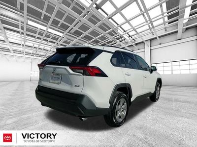 2025 Toyota RAV4 - Photo 3