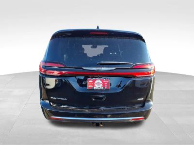 2026 Chrysler Pacifica — detail view