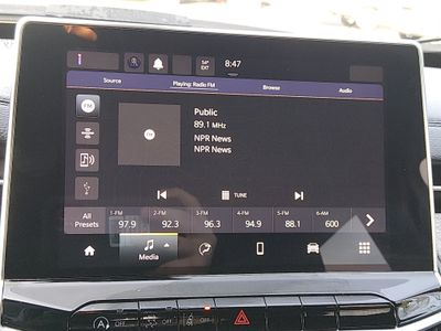2024 Jeep Compass — photo 17 view