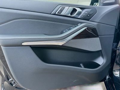 2026 BMW X5 — photo 22 view