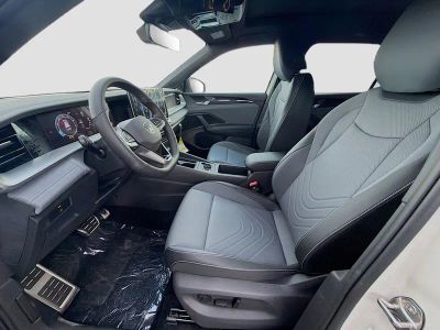2026 Volkswagen Tiguan — photo 16 view