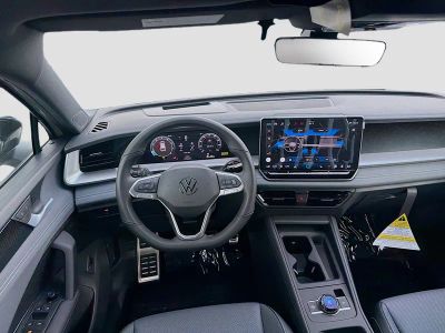 2026 Volkswagen Tiguan — photo 17 view