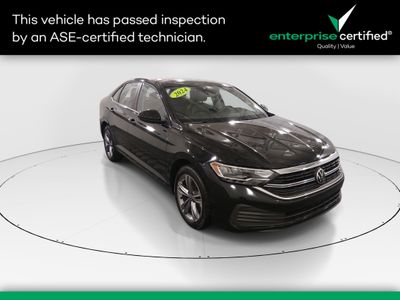 2024 Volkswagen Jetta SE Auto — front three-quarter view