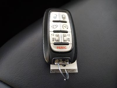 2023 Chrysler Pacifica — photo 15 view