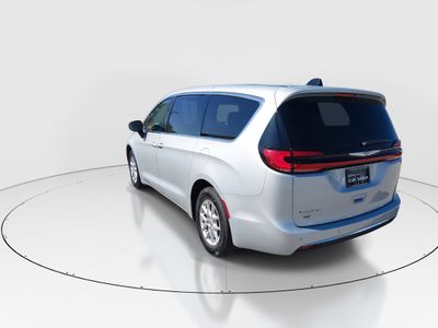 2023 Chrysler Pacifica — detail view