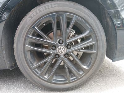 2025 Toyota Camry — photo 10 view