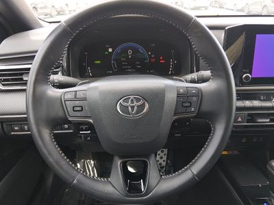 2025 Toyota Camry — photo 12 view